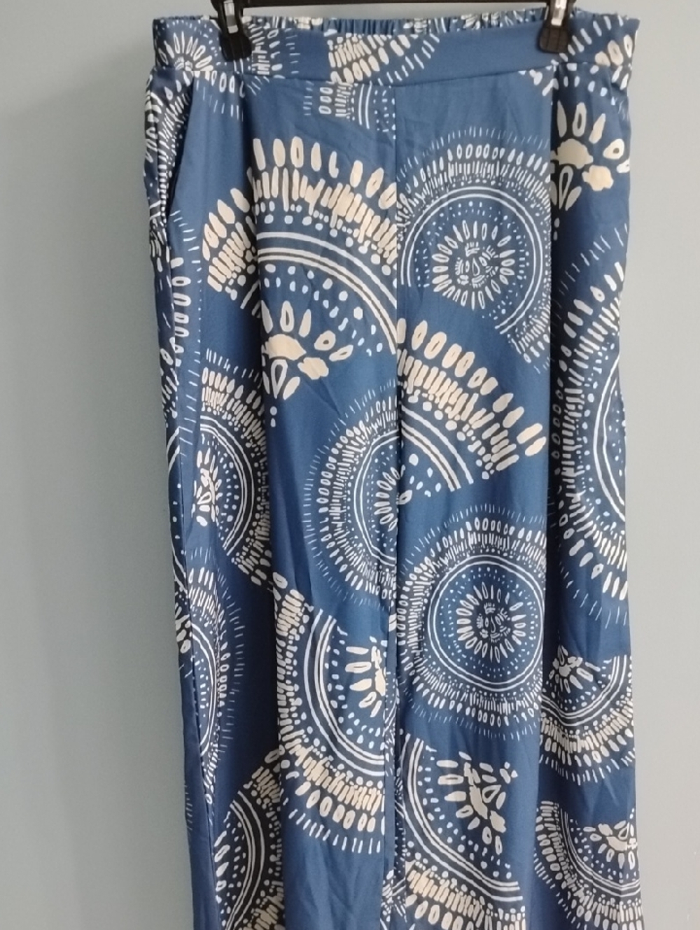 NWOT Cupshe Blue Pants with White Circular Motif Size XL